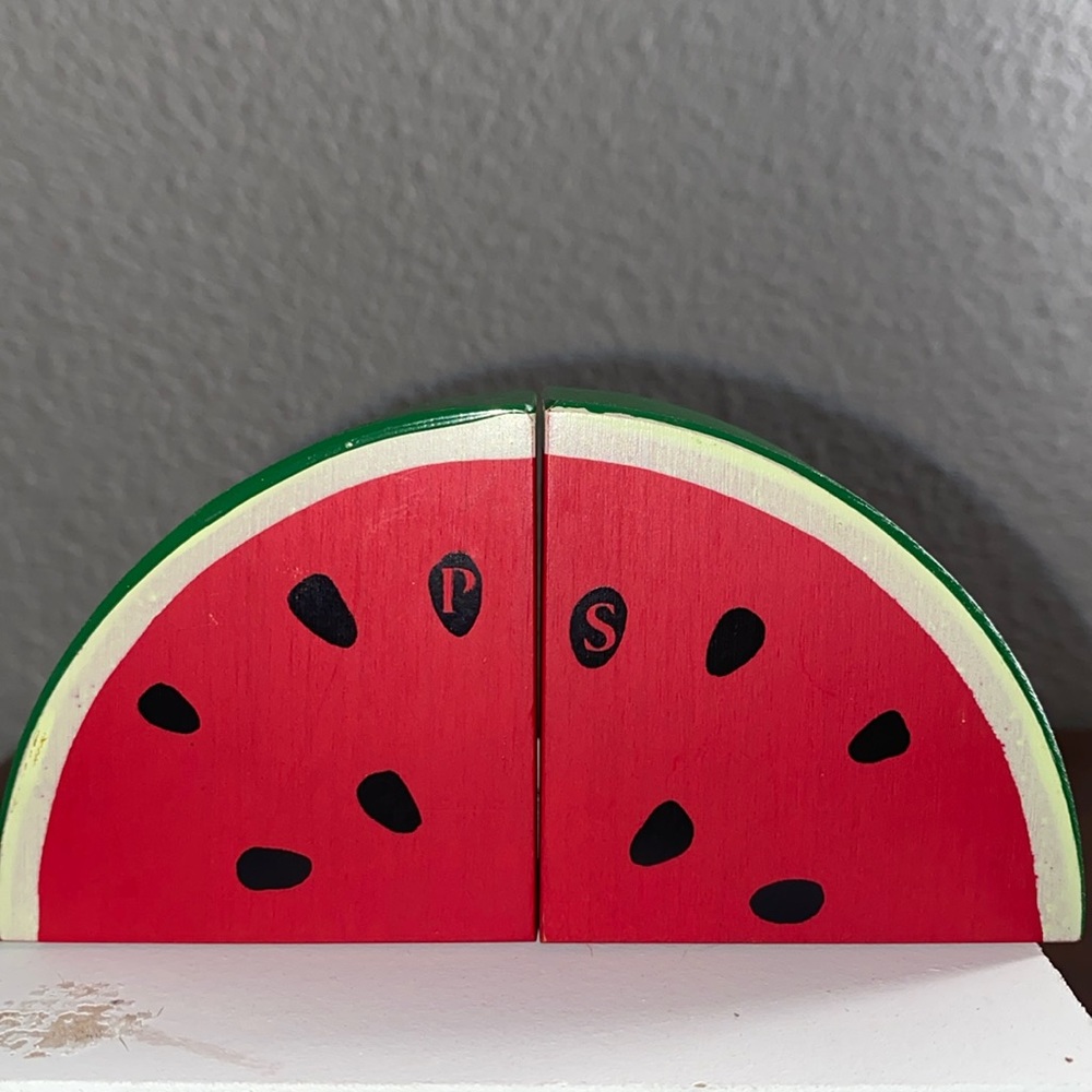 Vtg watermelon shakers